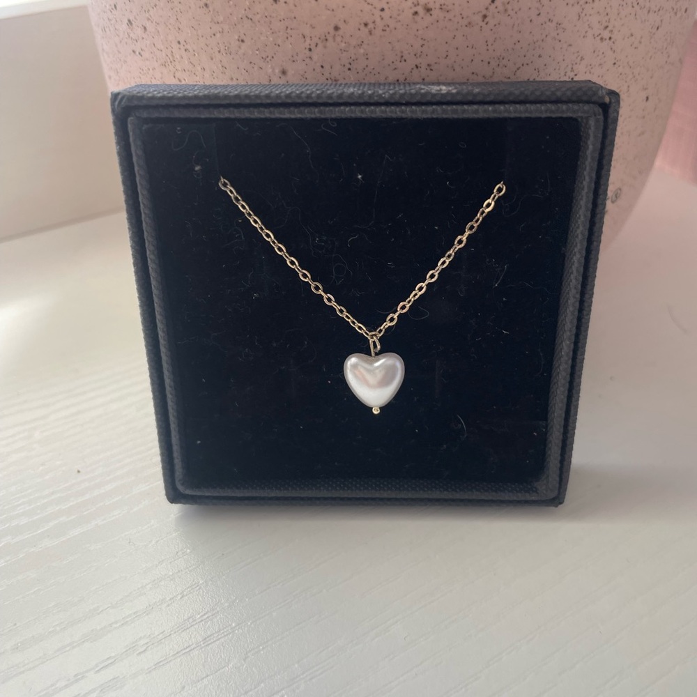 Gold Chain Necklace with White Heart Pearl Pendant - Women Jewelry